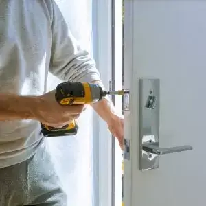 emergency-24-hour-locksmith-services-3-tip-2-YH Lock & Security